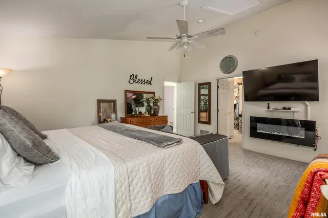 $518,900 | 173 Lake Indian Hills Circle, Carbondale, IL 62902