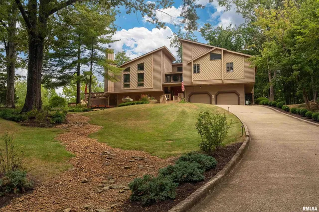 $518,900 | 173 Lake Indian Hills Circle, Carbondale, IL 62902