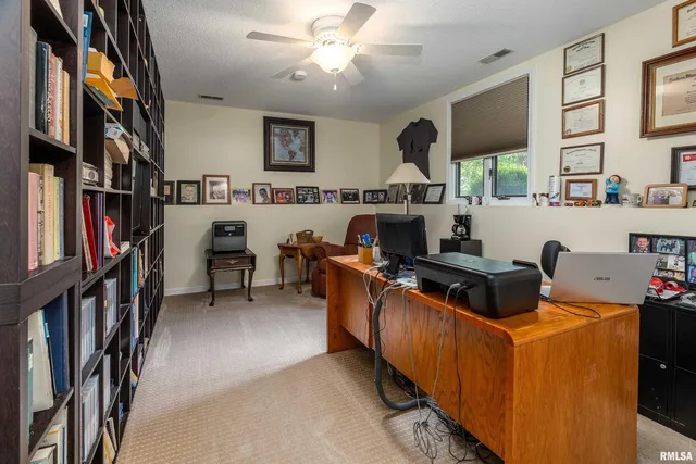 $518,900 | 173 Lake Indian Hills Circle, Carbondale, IL 62902