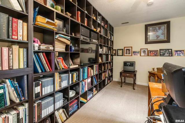 $518,900 | 173 Lake Indian Hills Circle, Carbondale, IL 62902