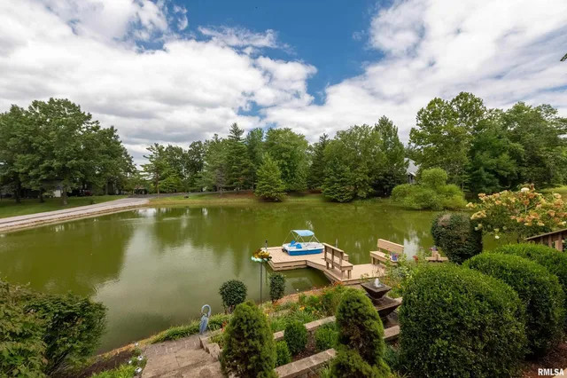 $518,900 | 173 Lake Indian Hills Circle, Carbondale, IL 62902