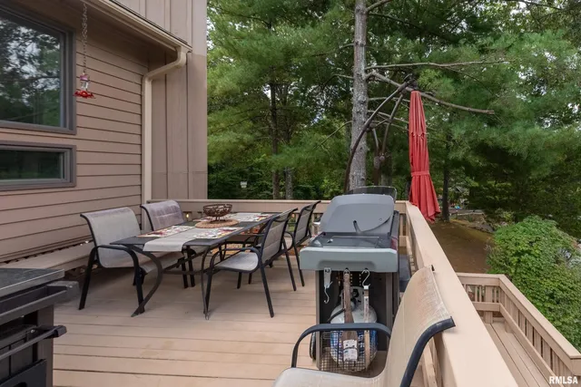 $518,900 | 173 Lake Indian Hills Circle, Carbondale, IL 62902