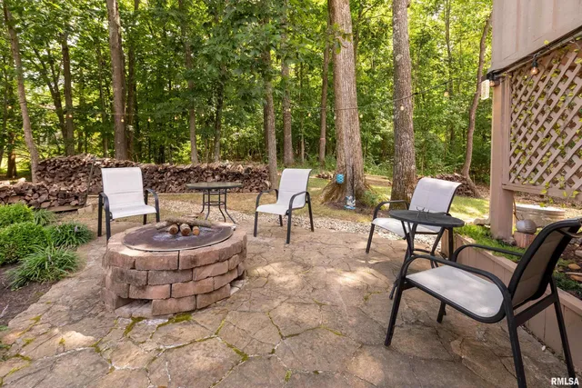 $518,900 | 173 Lake Indian Hills Circle, Carbondale, IL 62902