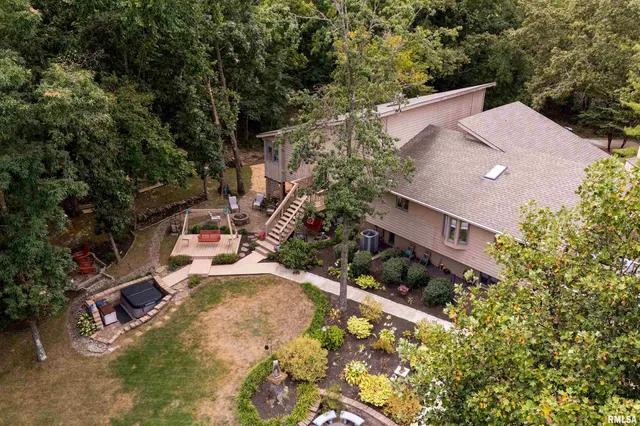 $518,900 | 173 Lake Indian Hills Circle, Carbondale, IL 62902