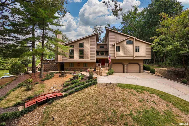 $518,900 | 173 Lake Indian Hills Circle, Carbondale, IL 62902