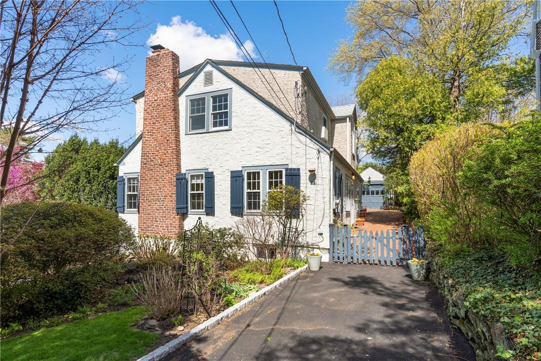 Welcome to 21 Alden Road