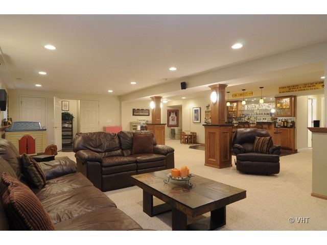162 South Pleasant Road Lake Zurich, IL 60047 - Photo 8 of 25 Gallery Image 8