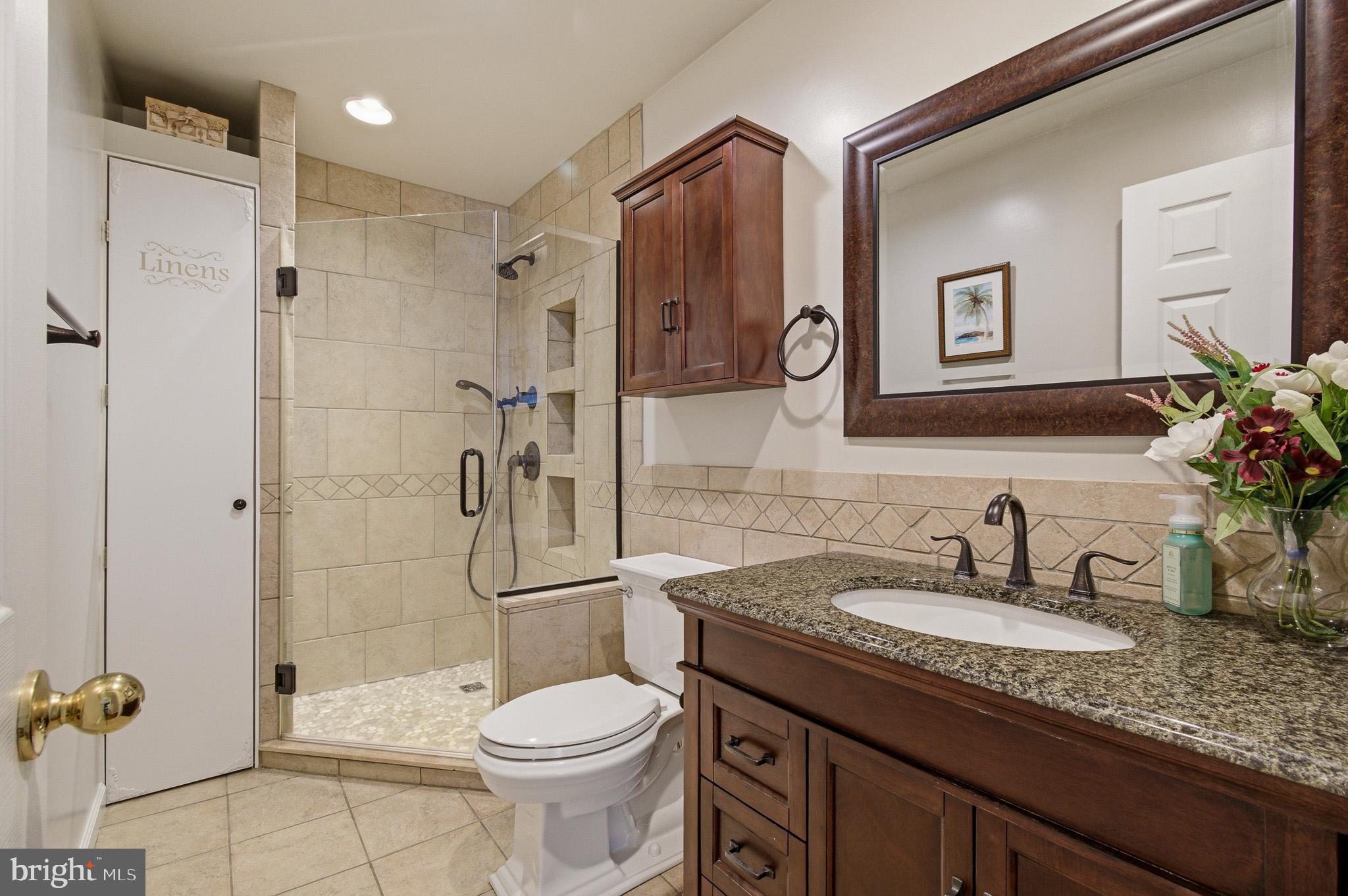 1746 Underwood Road Crofton, MD 21114 - Photo 34 of 56 Full Hall Bathroom