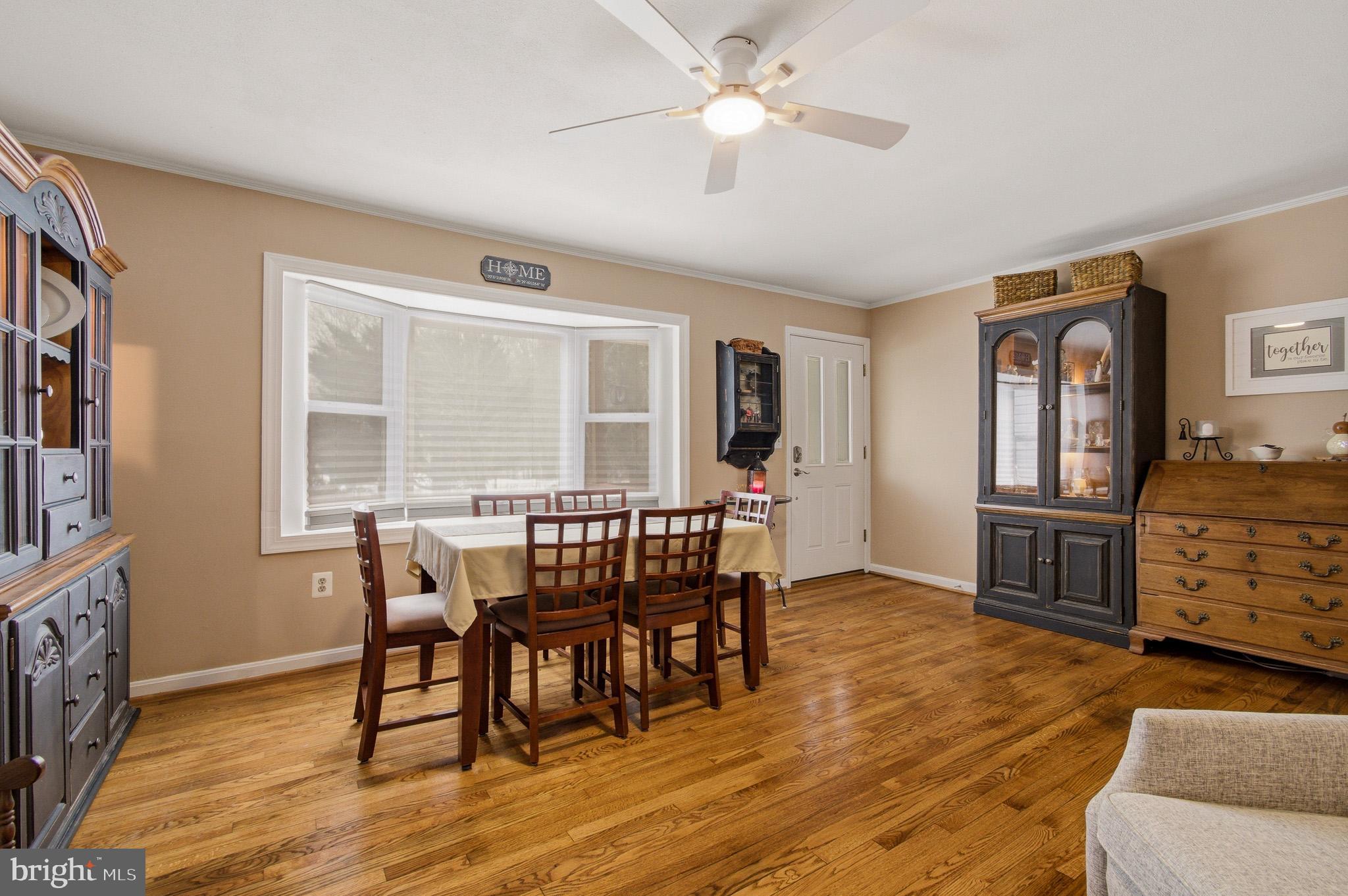 1746 Underwood Road Crofton, MD 21114 - Photo 9 of 56 Living Room/Dining Room
