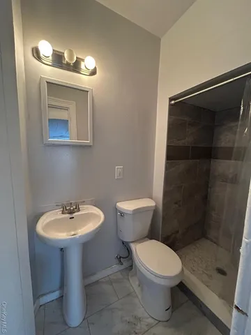 $2,495 | 24 Lagrange Avenue, Poughkeepsie, NY 12603