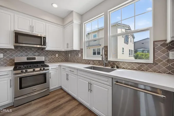 $759,900 | 1952 South Victoria Avenue, Oxnard, CA 93035