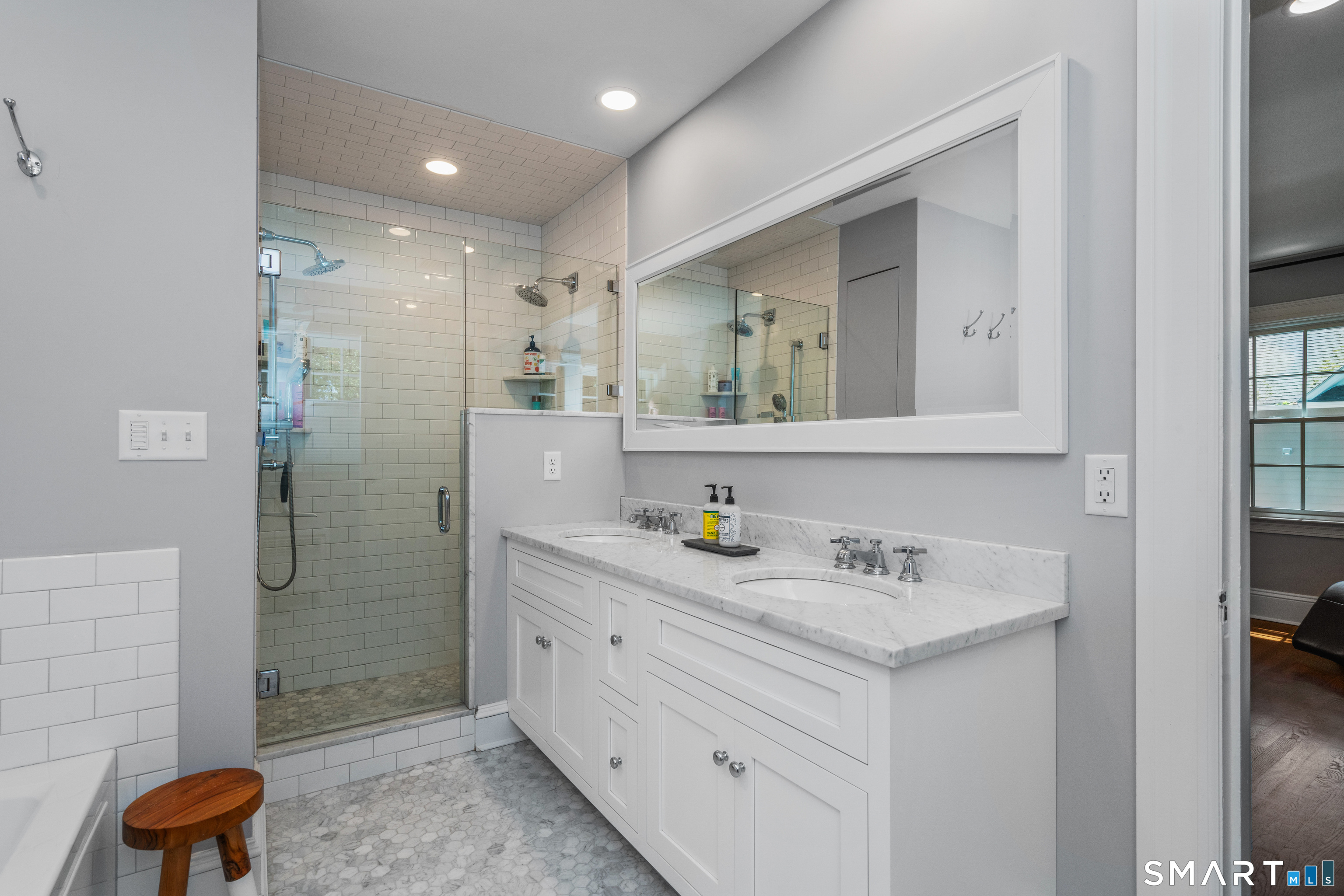 22 Ridgewood Road West Hartford, CT 06107 - Photo 26 of 35