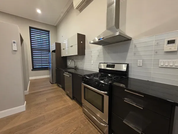 $2,300 | 407 Dudley Street, Unit 4, Boston, MA 02119