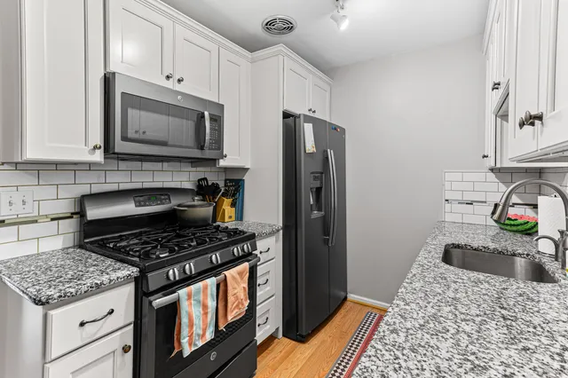 $94,900 | 38250 Fairway Court, Unit 69B, Clinton Township, MI 48038