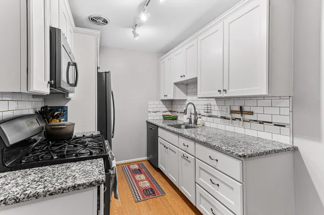 $94,900 | 38250 Fairway Court, Unit 69B, Clinton Township, MI 48038