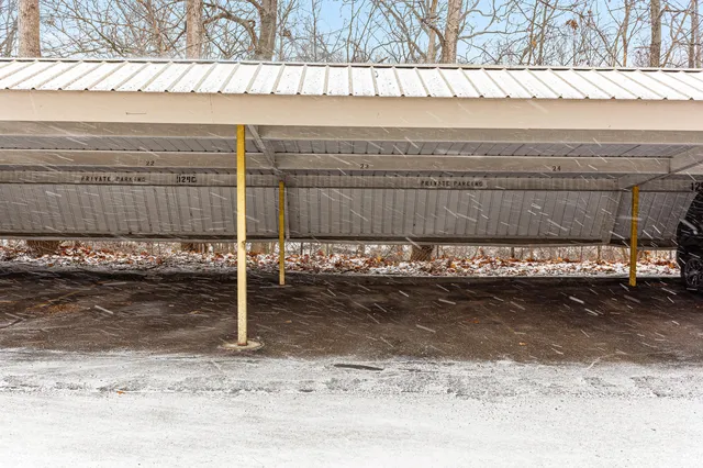 $94,900 | 38250 Fairway Court, Unit 69B, Clinton Township, MI 48038