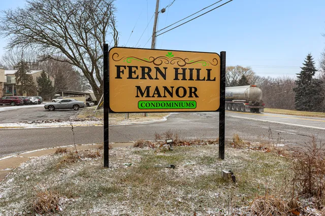 $94,900 | 38250 Fairway Court, Unit 69B, Clinton Township, MI 48038