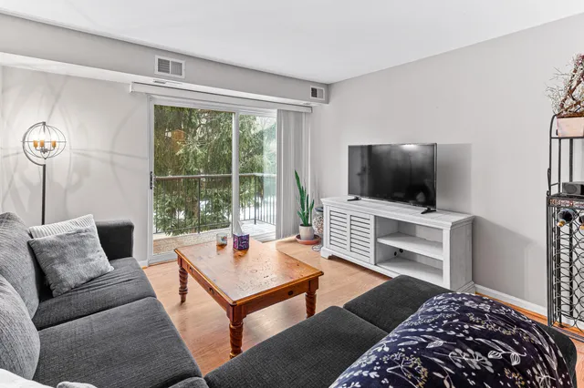 $94,900 | 38250 Fairway Court, Unit 69B, Clinton Township, MI 48038