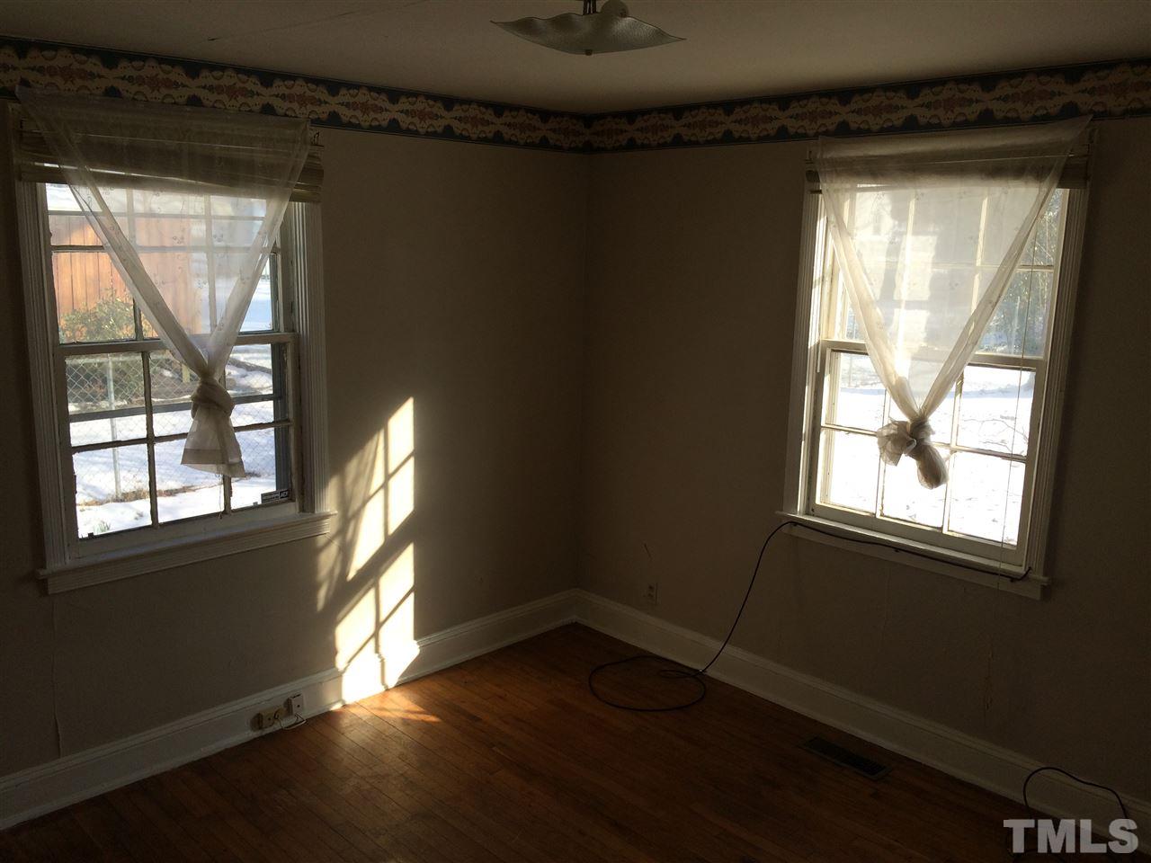 712 Hamilton Road Raleigh, NC 27604 - Photo 5 of 7