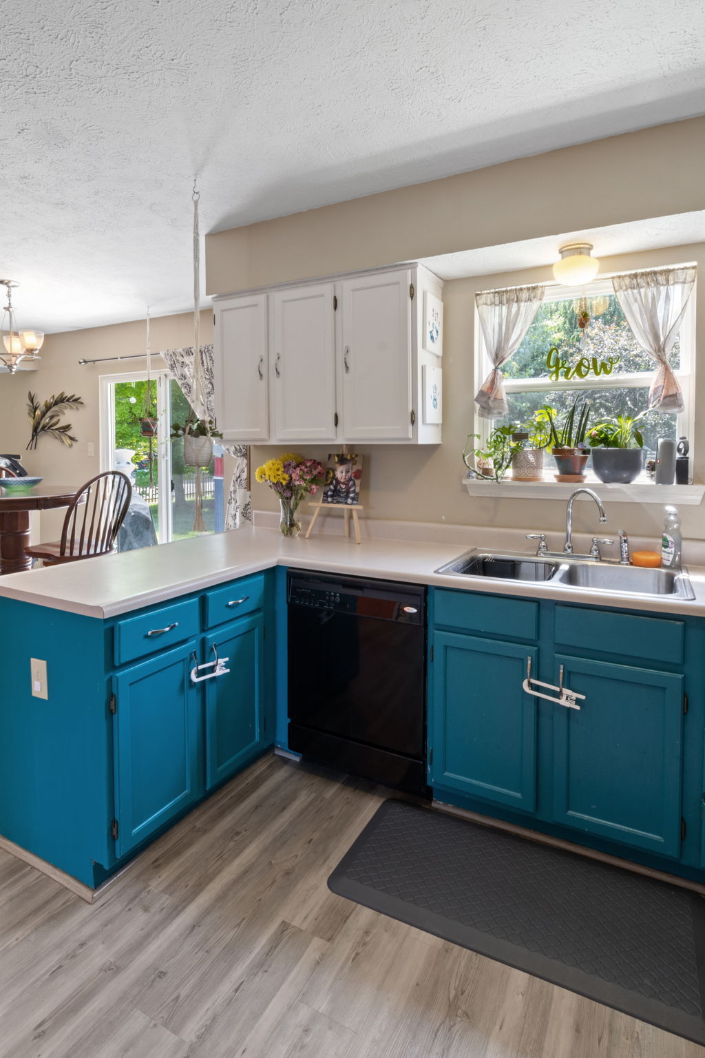 7950 Pine Lake Road Indianapolis, IN 46268 - Photo 14 of 35