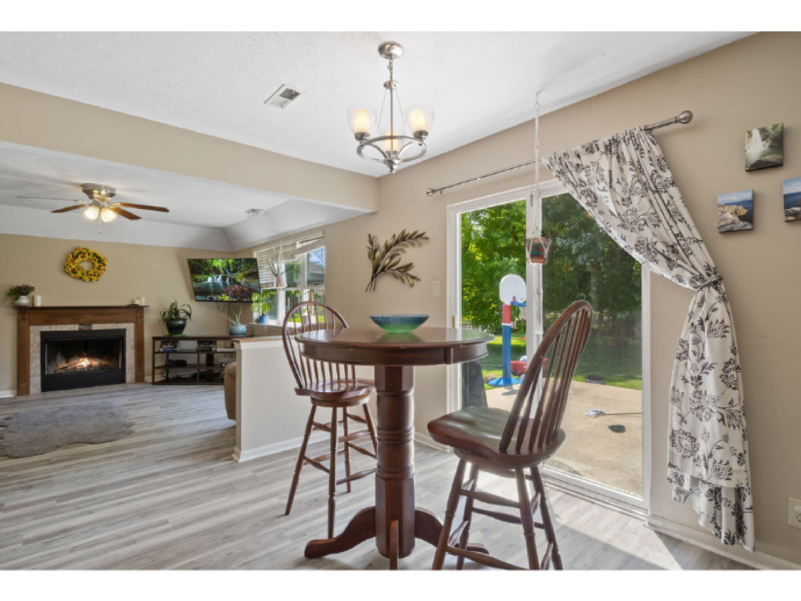 7950 Pine Lake Road Indianapolis, IN 46268 - Photo 15 of 35