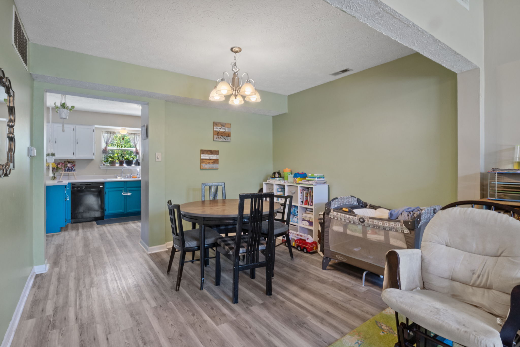 7950 Pine Lake Road Indianapolis, IN 46268 - Photo 9 of 35