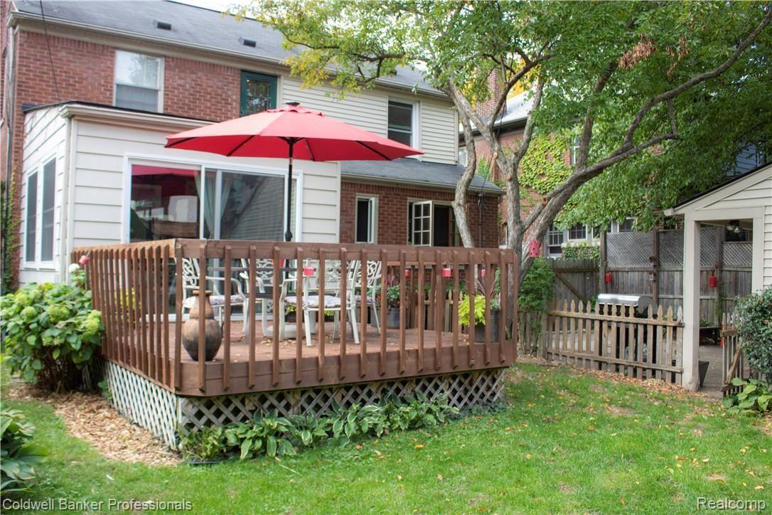 1352 Bishop Road Grosse Pointe, MI 48230 - Photo 3 of 27 3-1352-Bishop-back3.jpg