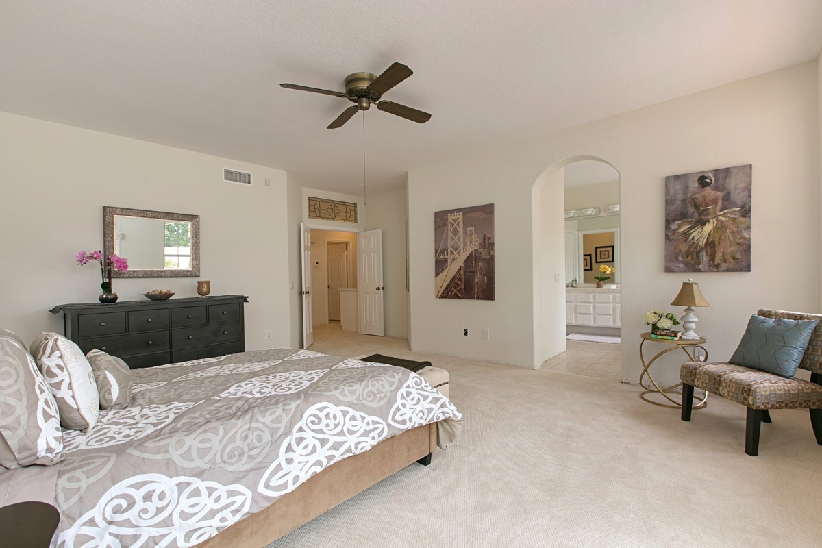 2020 Ridgecrest Place Escondido, CA 92029 - Photo 13 of 25 Gallery Image 13