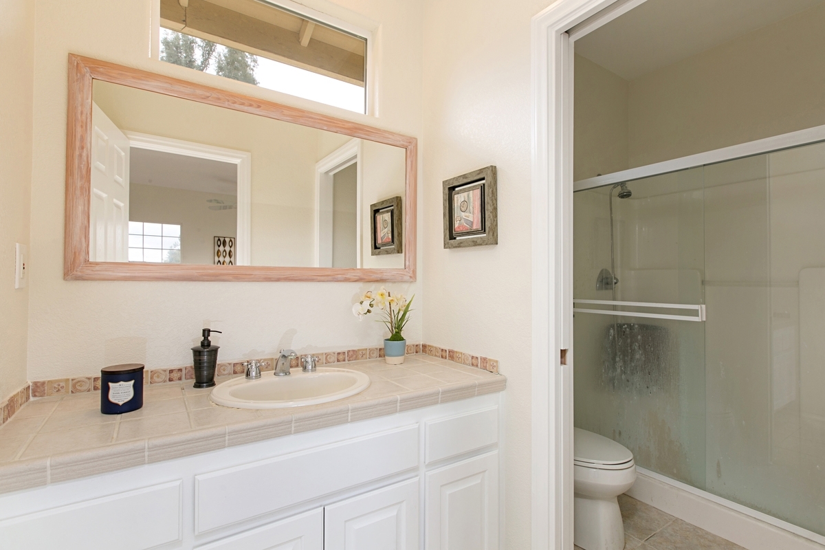 2020 Ridgecrest Place Escondido, CA 92029 - Photo 18 of 25 Gallery Image 18