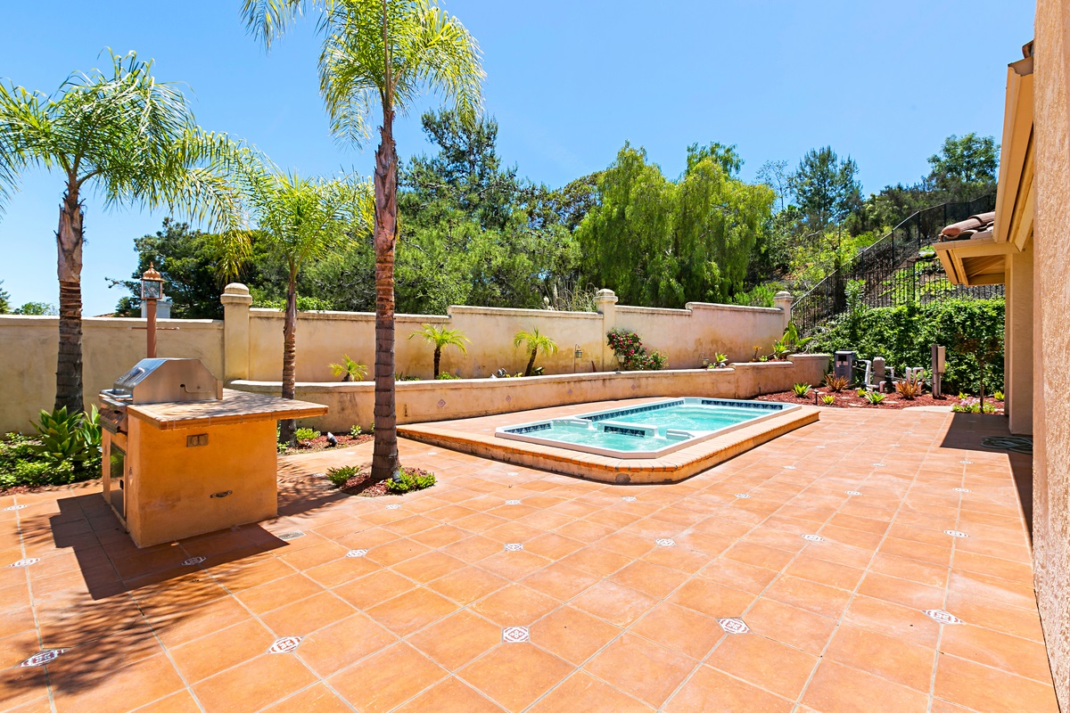 2020 Ridgecrest Place Escondido, CA 92029 - Photo 24 of 25 Gallery Image 24