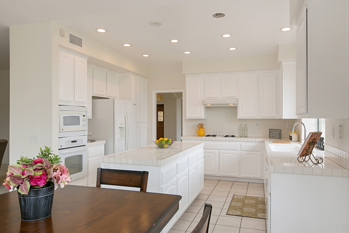 2020 Ridgecrest Place Escondido, CA 92029 - Photo 9 of 25 Gallery Image 9