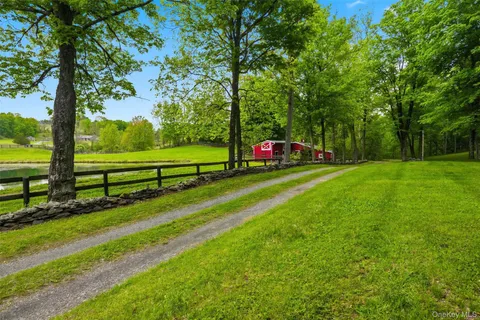 $1,000,000 | 308 Hollow Road, Staatsburg, NY 12580