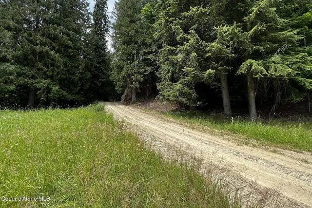 $900,000 | 111 Wrenco Loop, Sandpoint, ID 83864