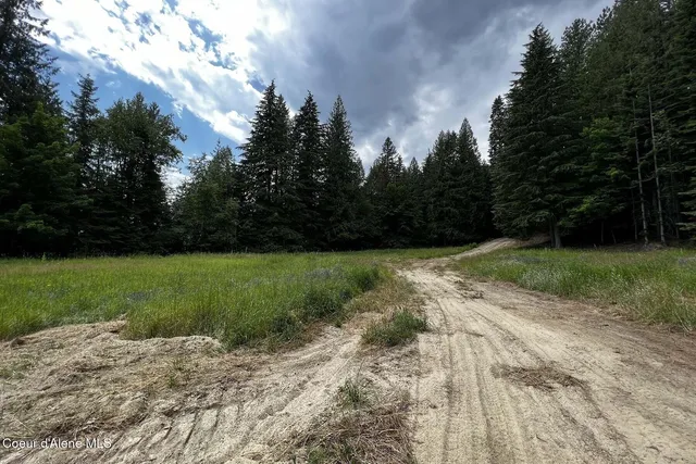 $900,000 | 111 Wrenco Loop, Sandpoint, ID 83864