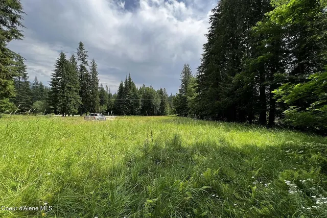 $900,000 | 111 Wrenco Loop, Sandpoint, ID 83864