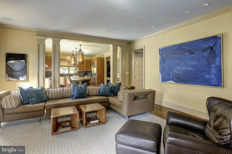 1344 Kirby Road McLean, VA 22101 - Photo 3 of 29 Family Room