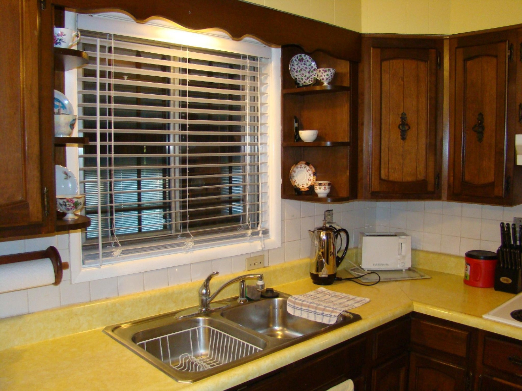 200 Elmside Road Benton Harbor, MI 49022 - Photo 4 of 49 DSC04121