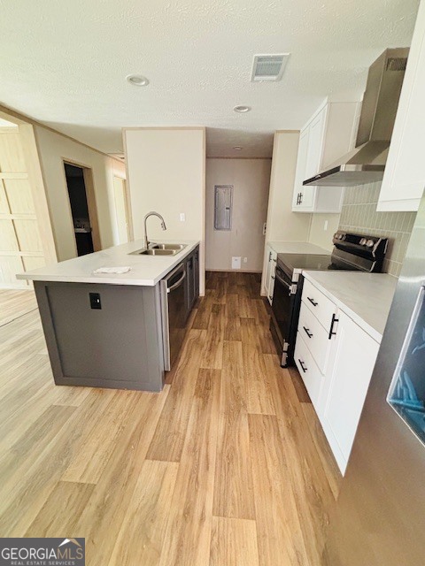 169 Lakeside Trail Martin, GA 30557 - Photo 6 of 19 a view of kitchen with wooden floor and electronic appliances