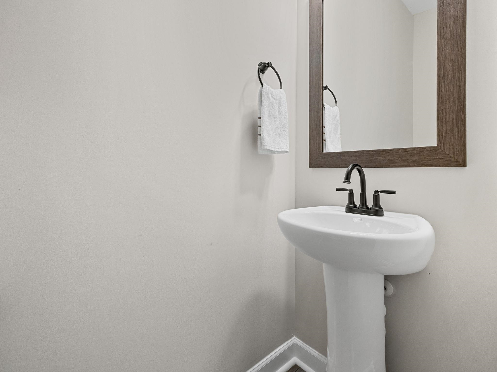 4427 Storehouse Run Boiling Springs, SC 29316 - Photo 13 of 40 1/2 bath on main level