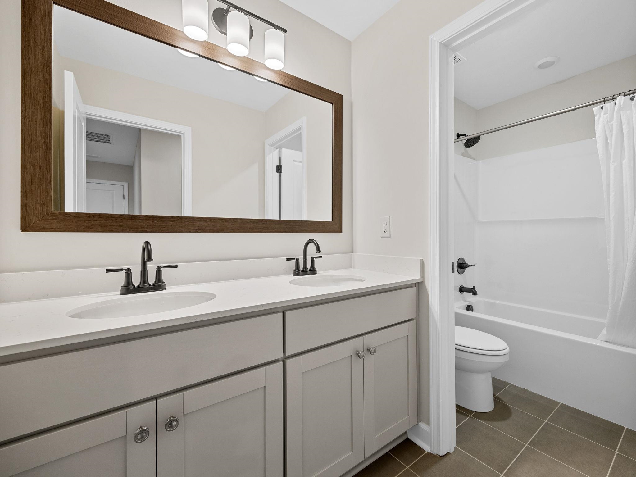 4427 Storehouse Run Boiling Springs, SC 29316 - Photo 32 of 40 hall bath upstairs