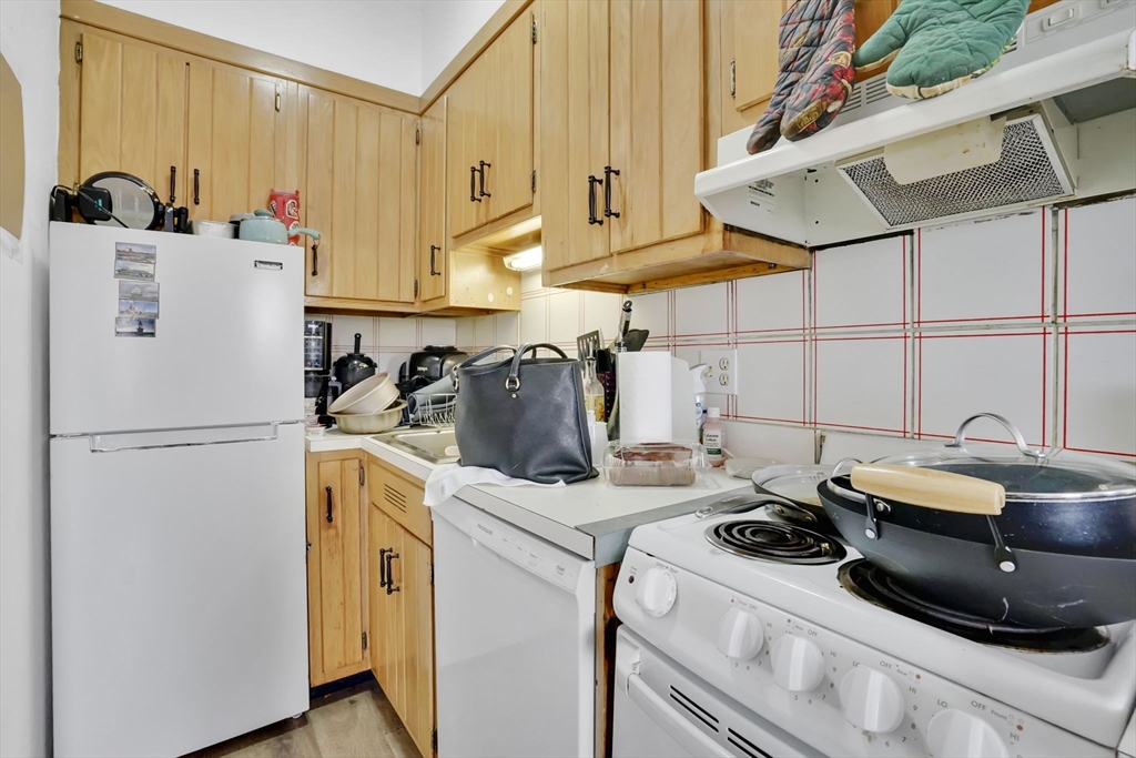 140 Chestnut Street, Unit 818 Springfield, MA 01103 - Photo 16 of 22