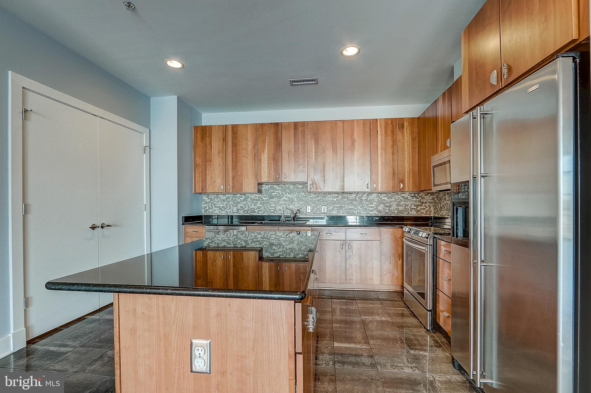 2772 Lighthouse Point East, Unit 217 Baltimore, MD 21224 - Photo 24 of 53