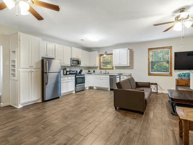 $574,000 | 143 Private Road 440, Buffalo, TX 75831