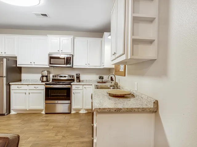 $574,000 | 143 Private Road 440, Buffalo, TX 75831