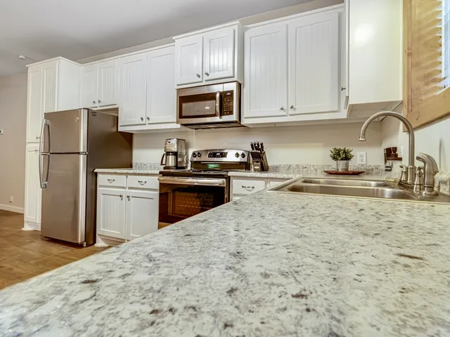 $574,000 | 143 Private Road 440, Buffalo, TX 75831