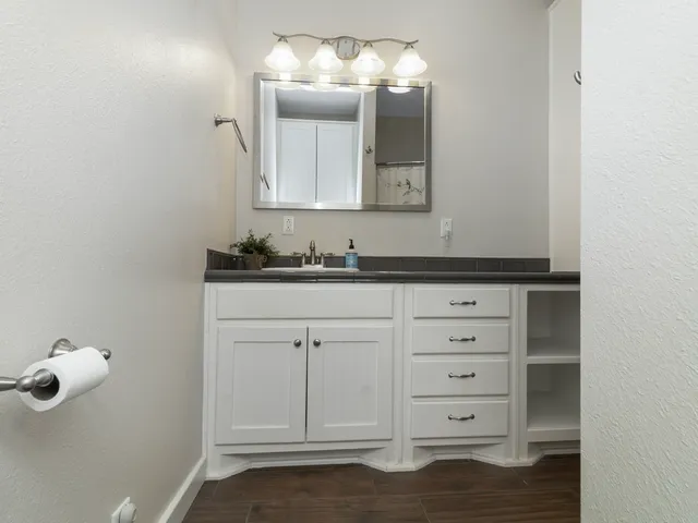 $574,000 | 143 Private Road 440, Buffalo, TX 75831