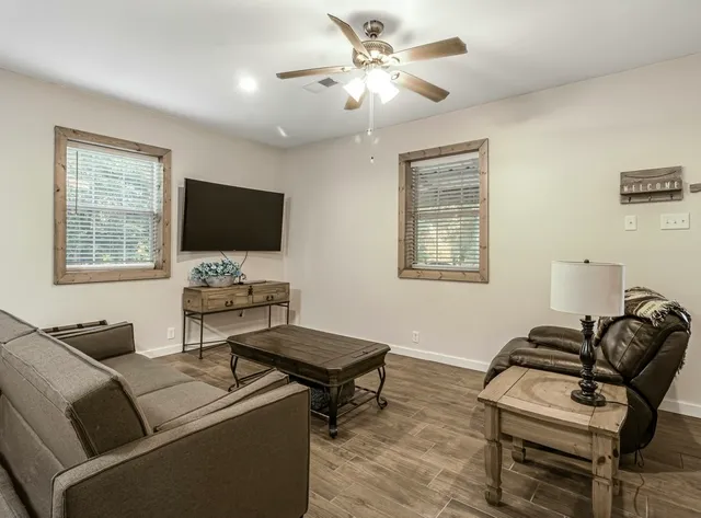 $574,000 | 143 Private Road 440, Buffalo, TX 75831