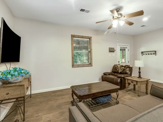 $574,000 | 143 Private Road 440, Buffalo, TX 75831