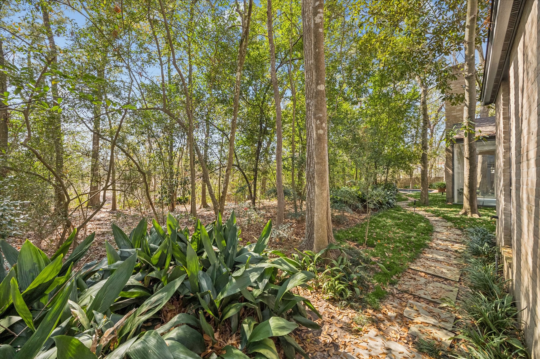 338 Hunters Trail Street Houston, TX 77024 - Photo 16 of 26