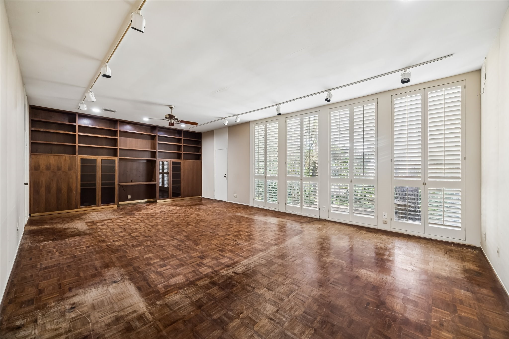 338 Hunters Trail Street Houston, TX 77024 - Photo 5 of 26